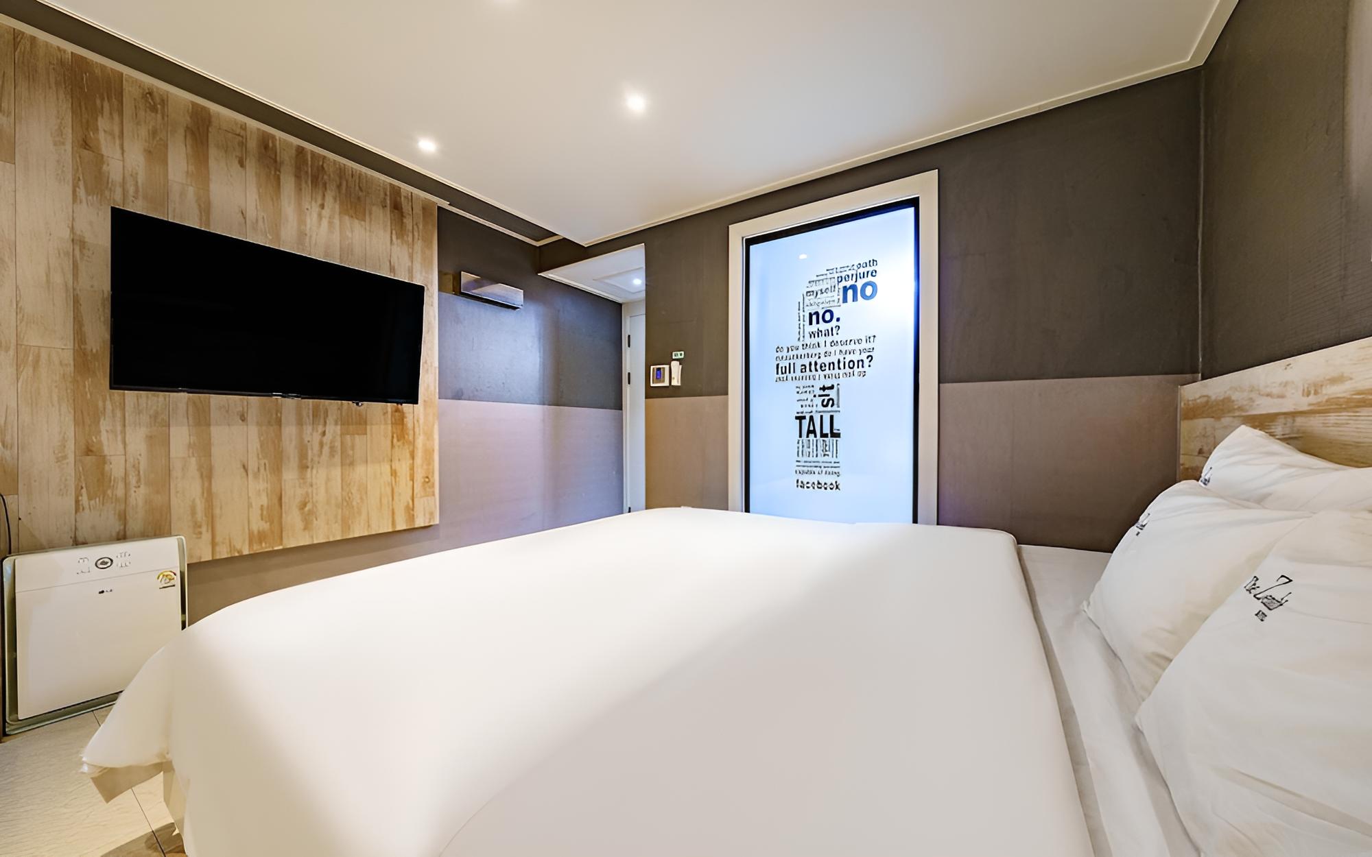 Room (Standard room (free watching Netflix ) - Photo 9