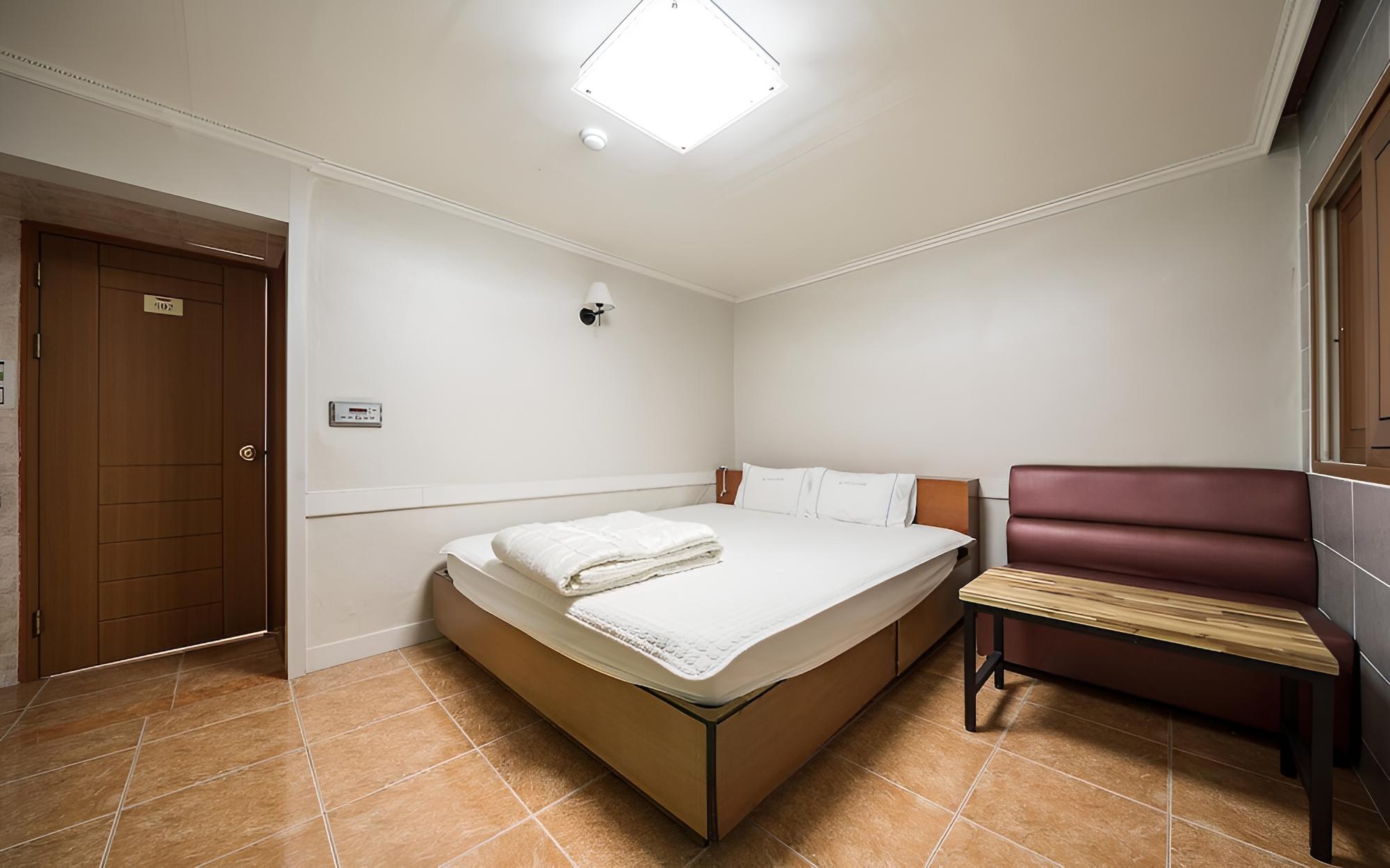 Room (General room) photo 1