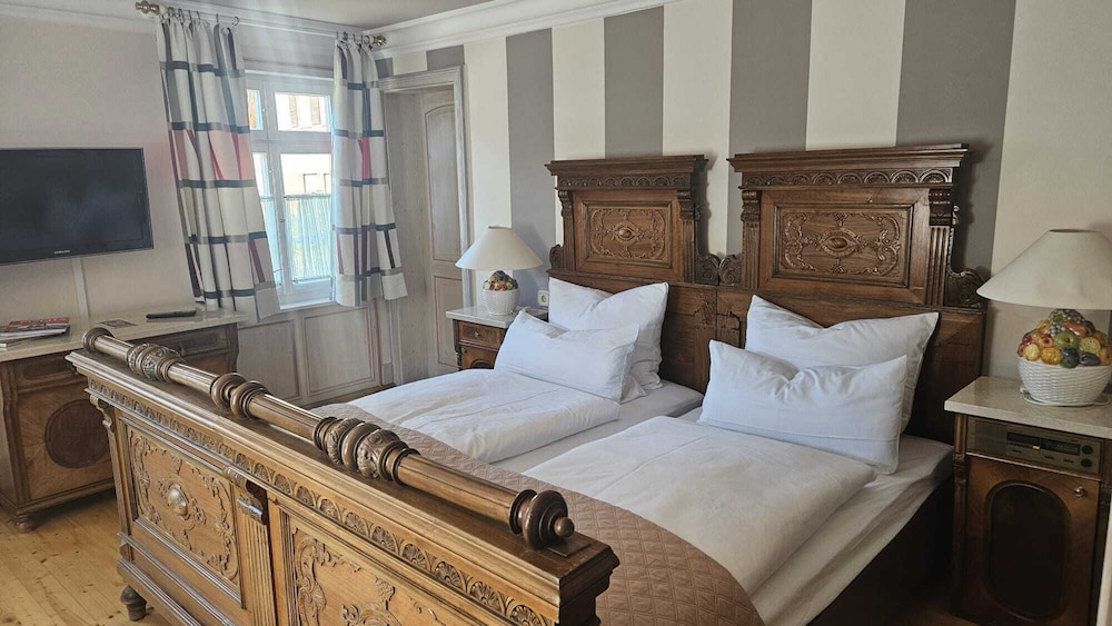 Comfort Double or Twin Room, Private Bathroom, City View
