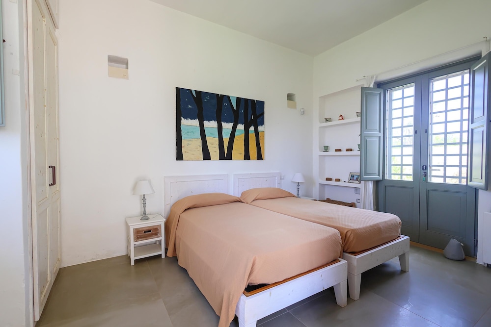 Villa photo 1