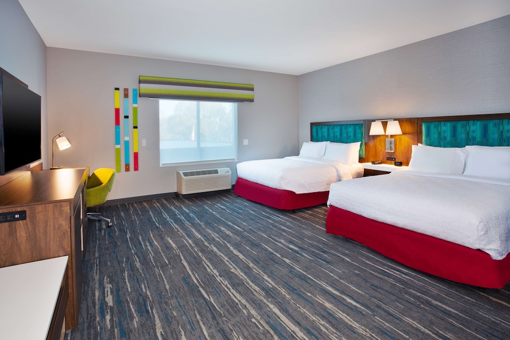 Room, 2 Queen Beds, Accessible, Bathtub (Mobility & Hearing) - Photo 2