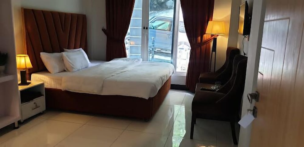 Deluxe Double Room photo 3