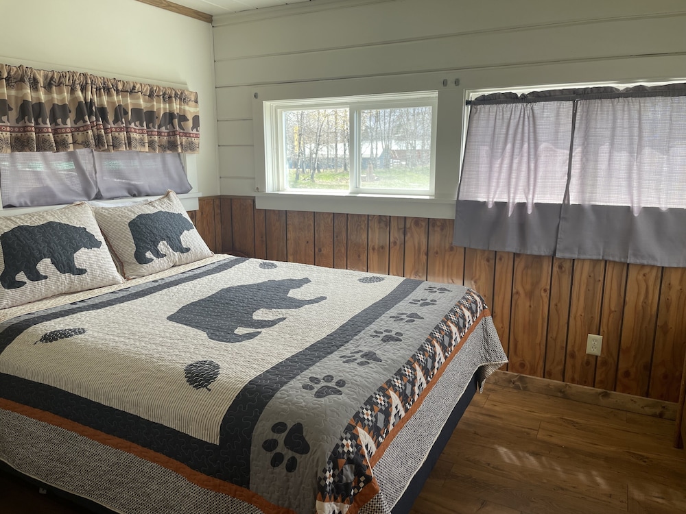 Grizzly Cottage photo 2