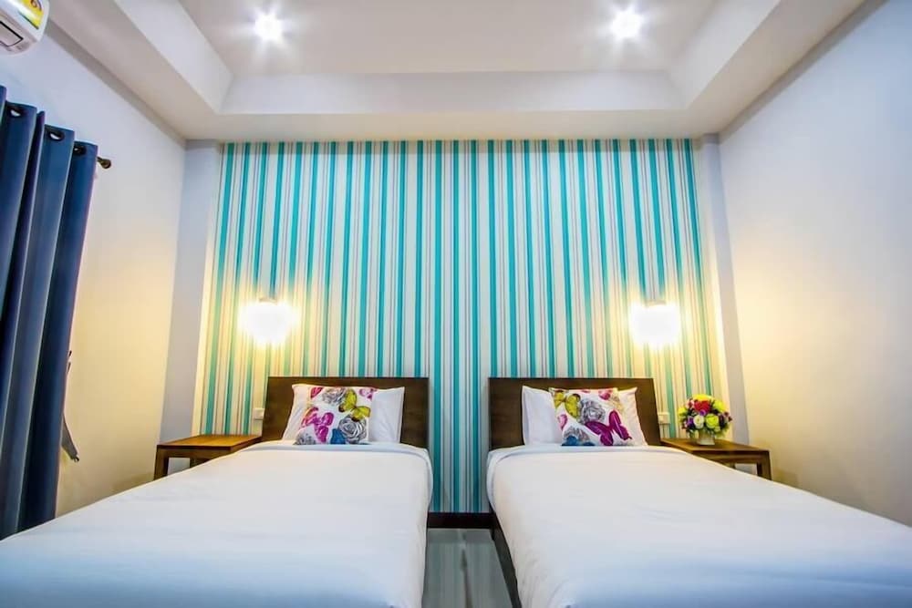 Deluxe Twin Room photo 2