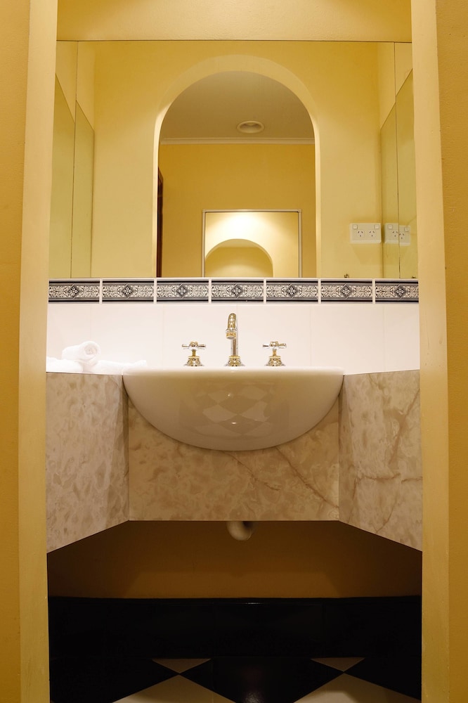 Two Bedroom Spa Apartment (Overnight) - Non Smoking photo 2