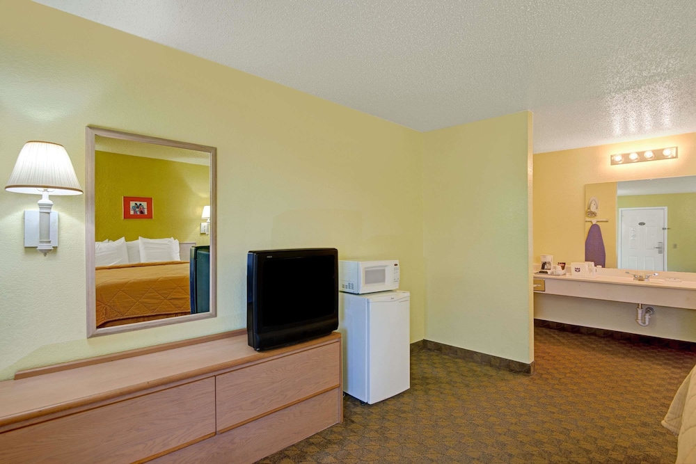 Suite, 2 Queen Beds, Non Smoking photo 1