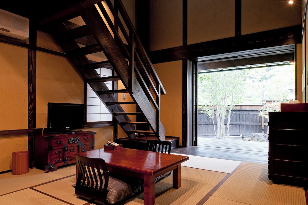Japanese Western Style Room "KAKUREMINO", with HINOKI(Japanese Cypress) bath photo 1