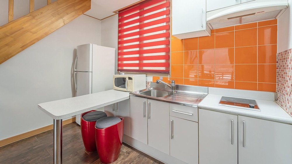 Basic Room, 1 Bedroom (Red (Pet/River View)) - Photo 8