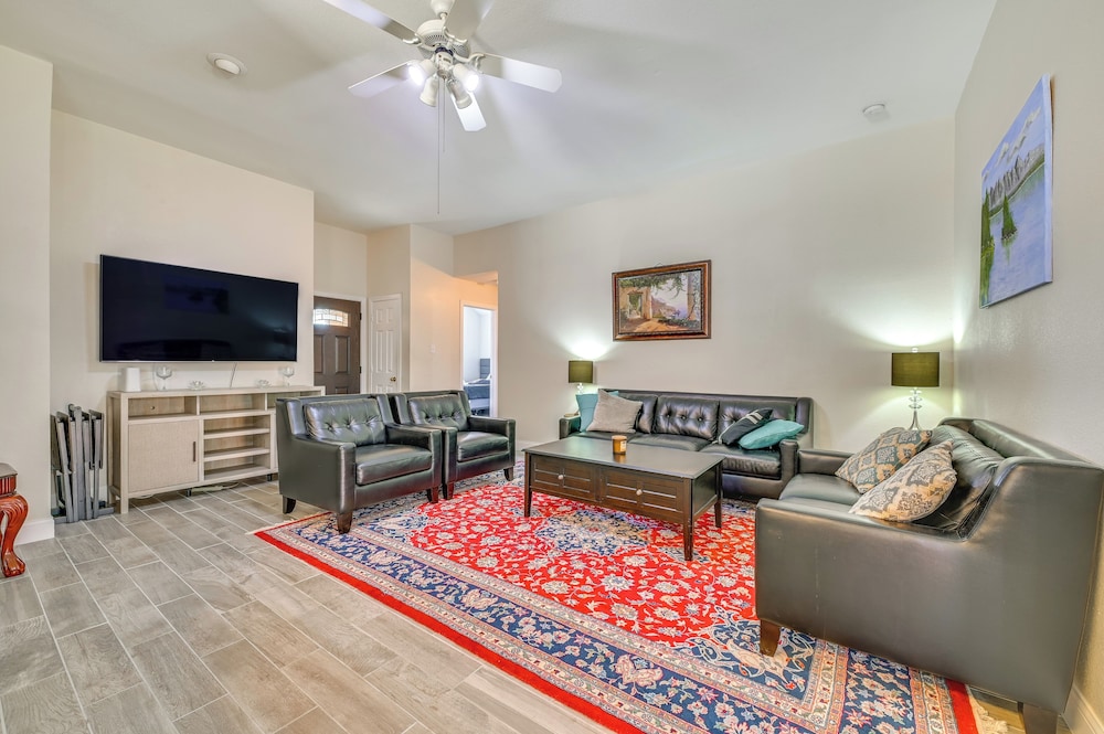 House (2 Bedrooms) photo 1