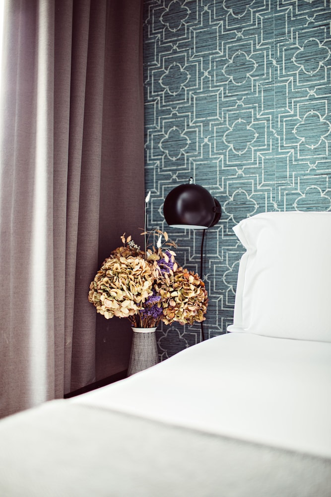 Deluxe Double or Twin Room, Bathtub photo 2