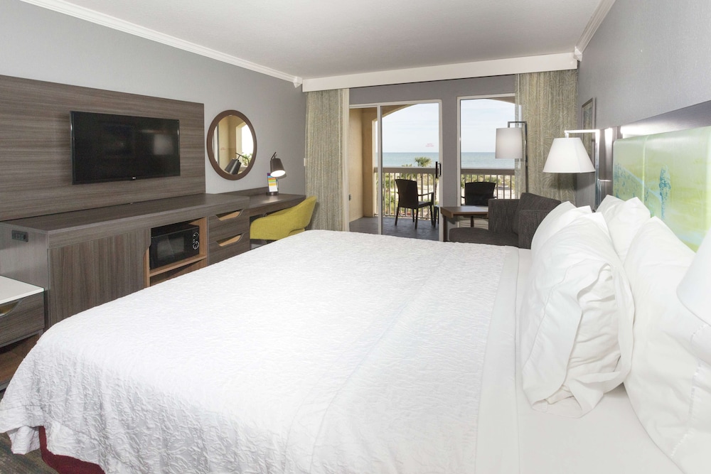 Deluxe Room, 1 King Bed photo 3