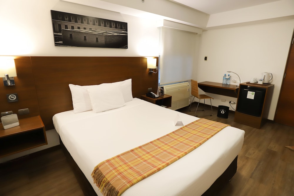 Superior Room, 1 Queen Bed, Accessible - Photo 1