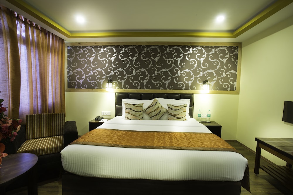 Standard Double Room, 1 King Bed photo 3