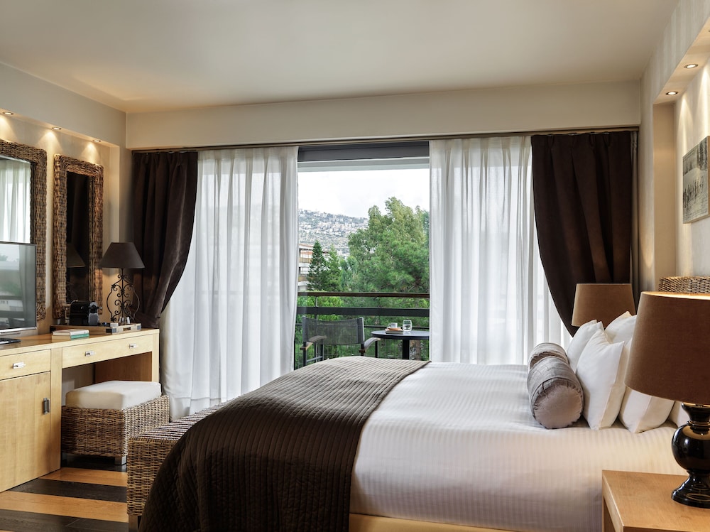 Superior Double Room thumbnail 5