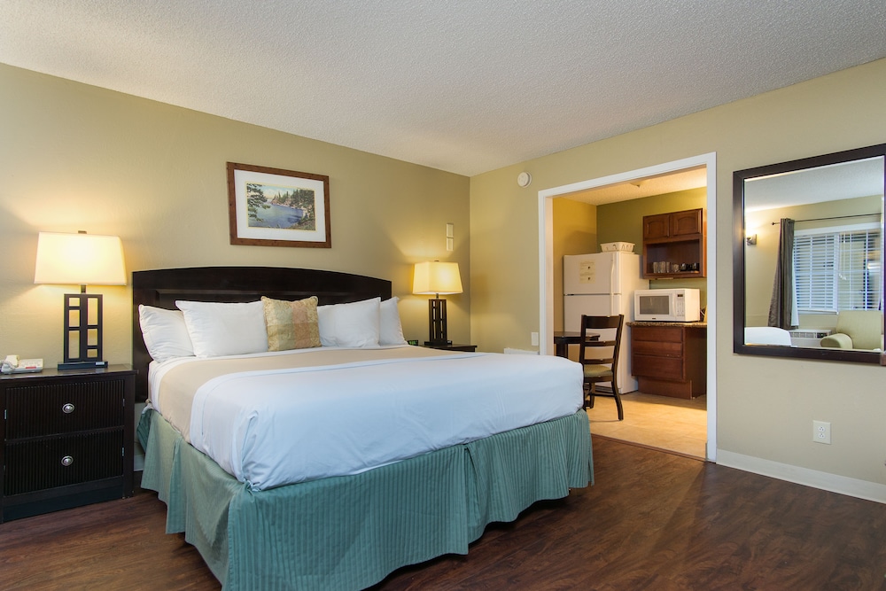 Standard Room, 1 King Bed, Kitchenette