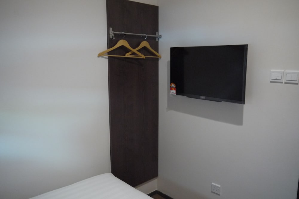Standard Double Room, Non Smoking, No Windows photo 3