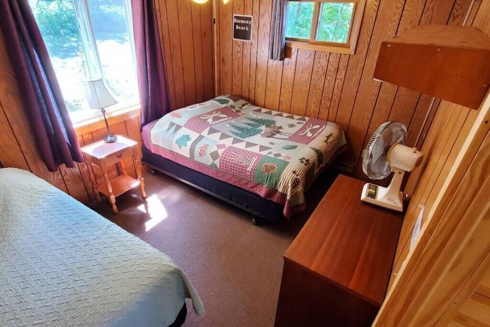 Wolfs Den Cabin-Lakeside 2 Bedroom Wolf's Den Cabin on Kab photo 3