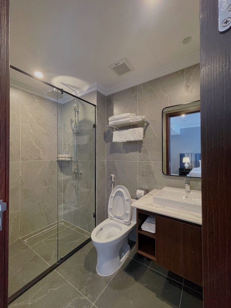 Premium Twin Room - Photo 3