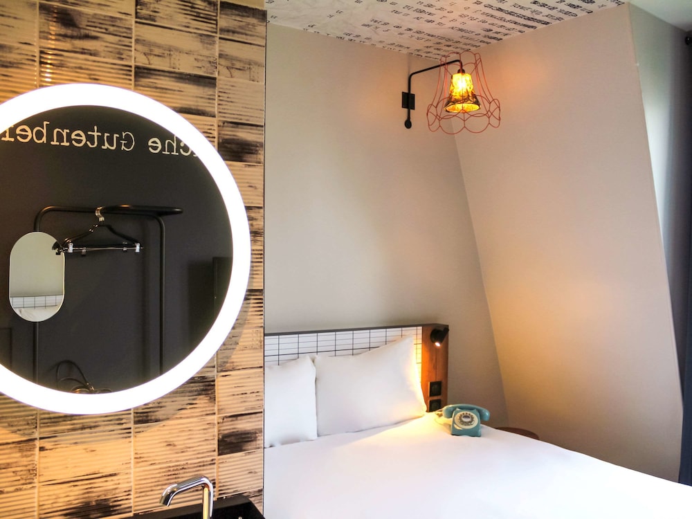 Standard Room, 2 Twin Beds thumbnail 6