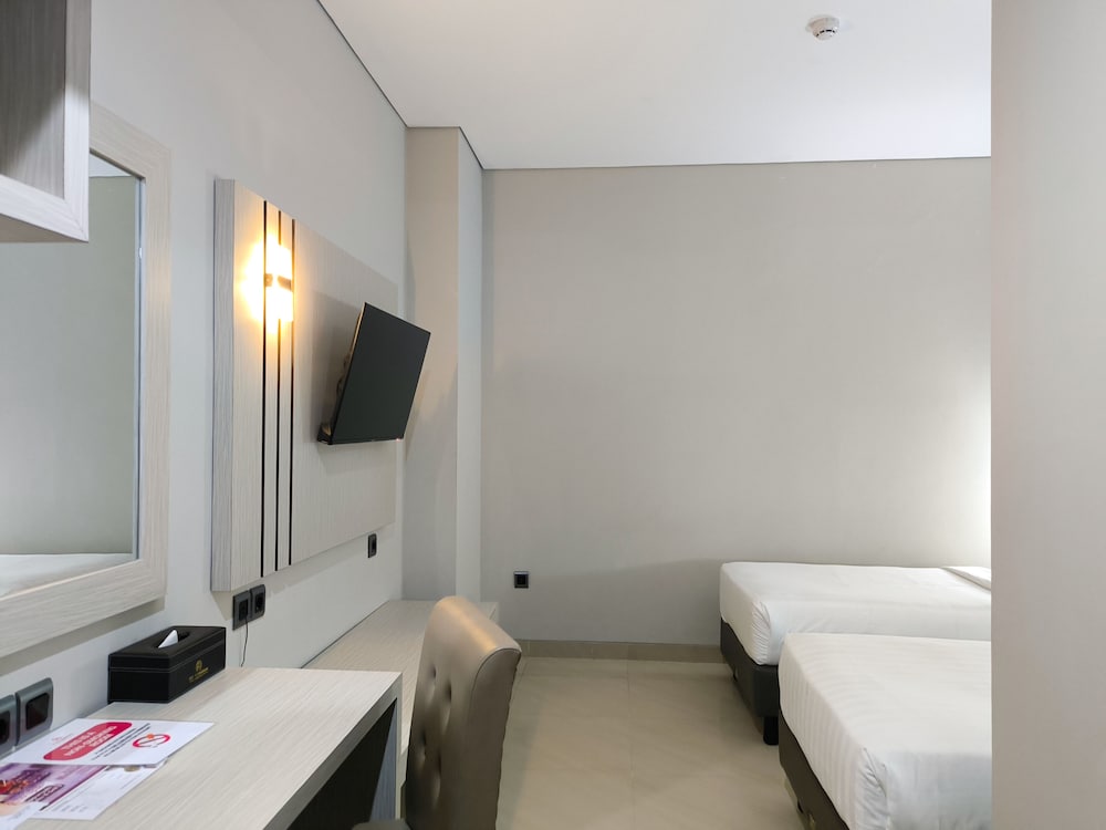 Superior Non Smoking Double or Twin Room (No Windows room) - Photo 5