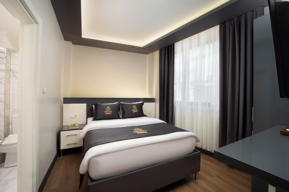 Economy Room, 1 Queen Bed photo 2