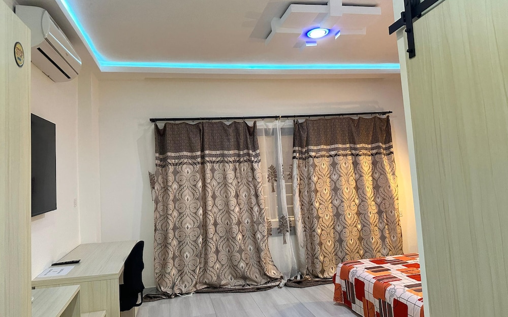 Executive Room, 1 King Bed, City View photo 2