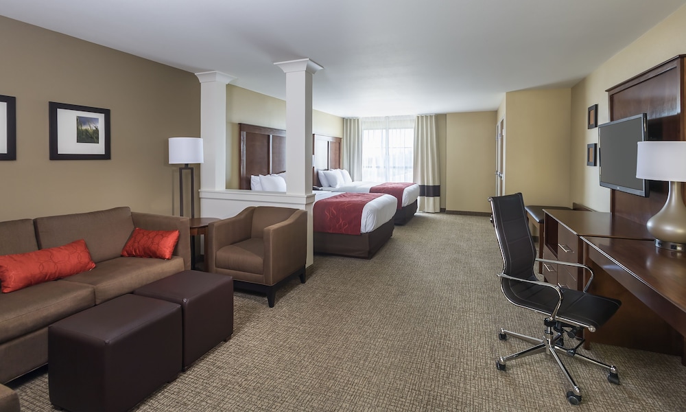 Suite, Multiple Beds, Non Smoking, Refrigerator & Microwave photo 2