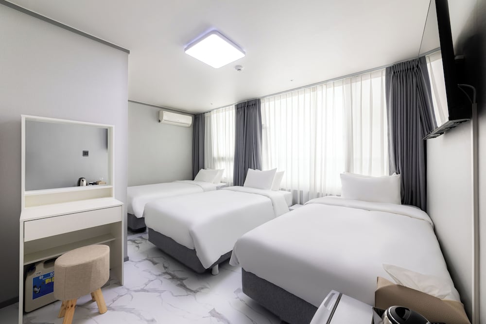 Superior Triple Room