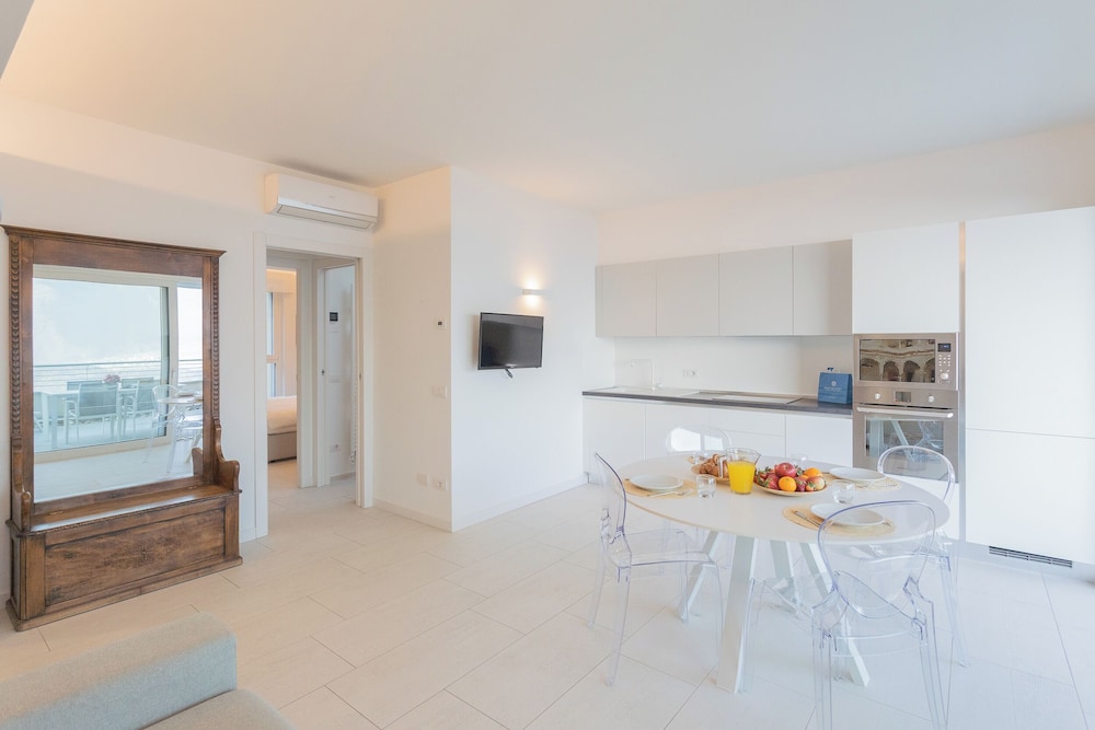 Apartment (Valarin Palermo)