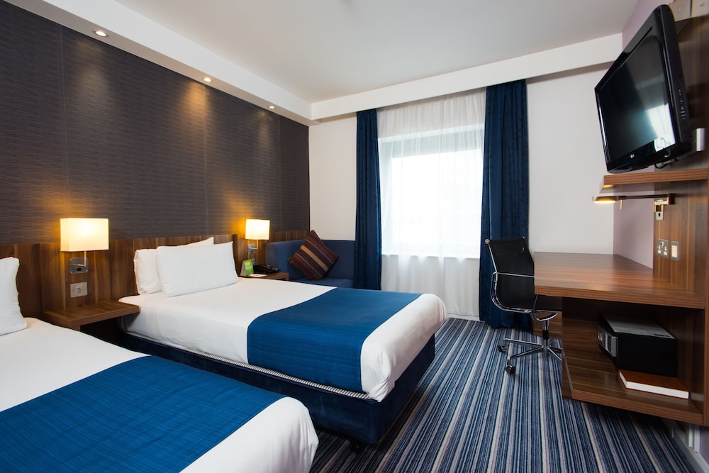 Standard Room (with Free Hot Breakfast) photo 2