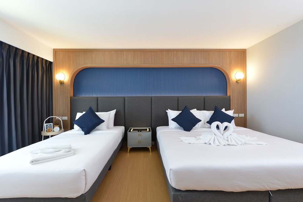Executive Room - Photo 12