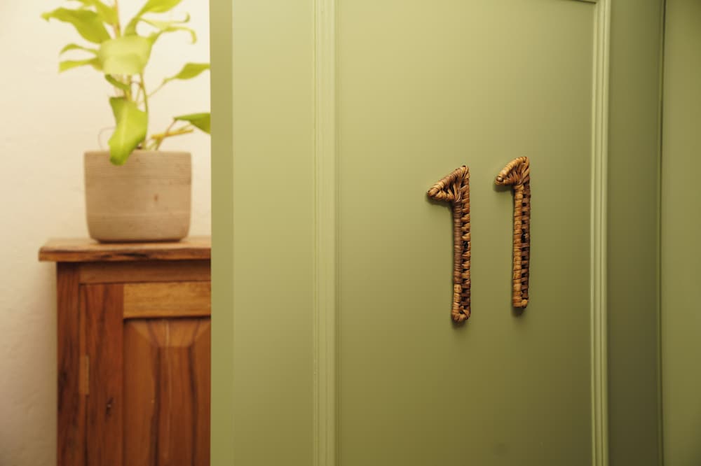 Deluxe Room - Photo 7