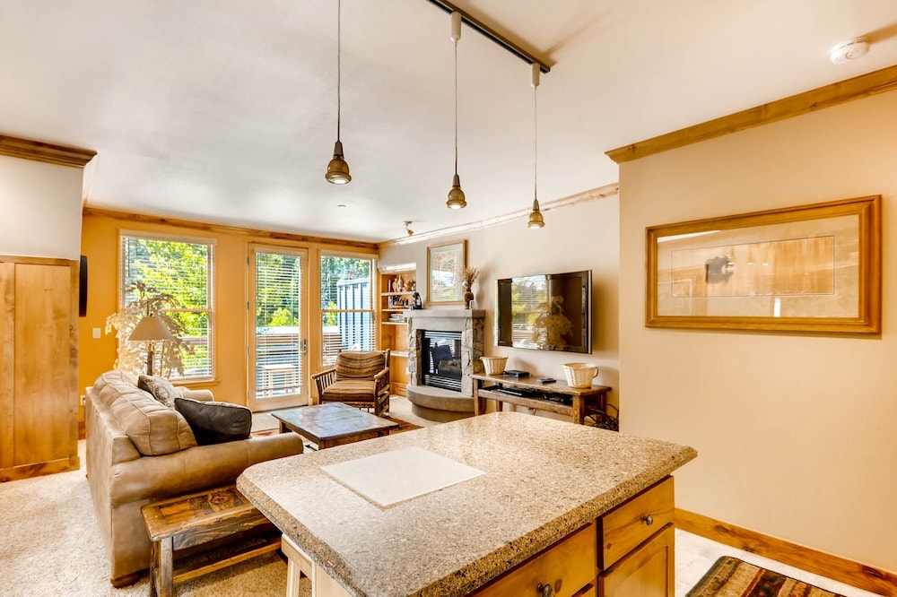 Condo, 1 Bedroom
