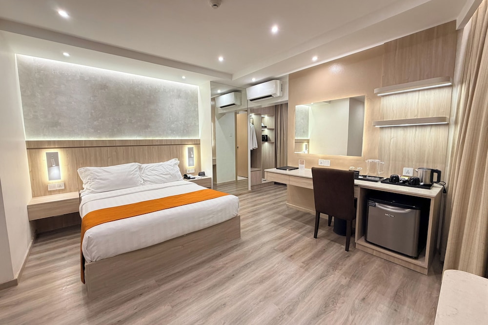 Premier Double Room, 1 Queen Bed - Photo 2
