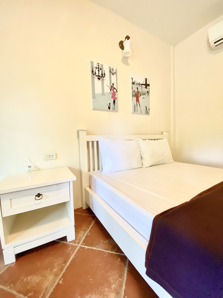 Standard Room photo 2
