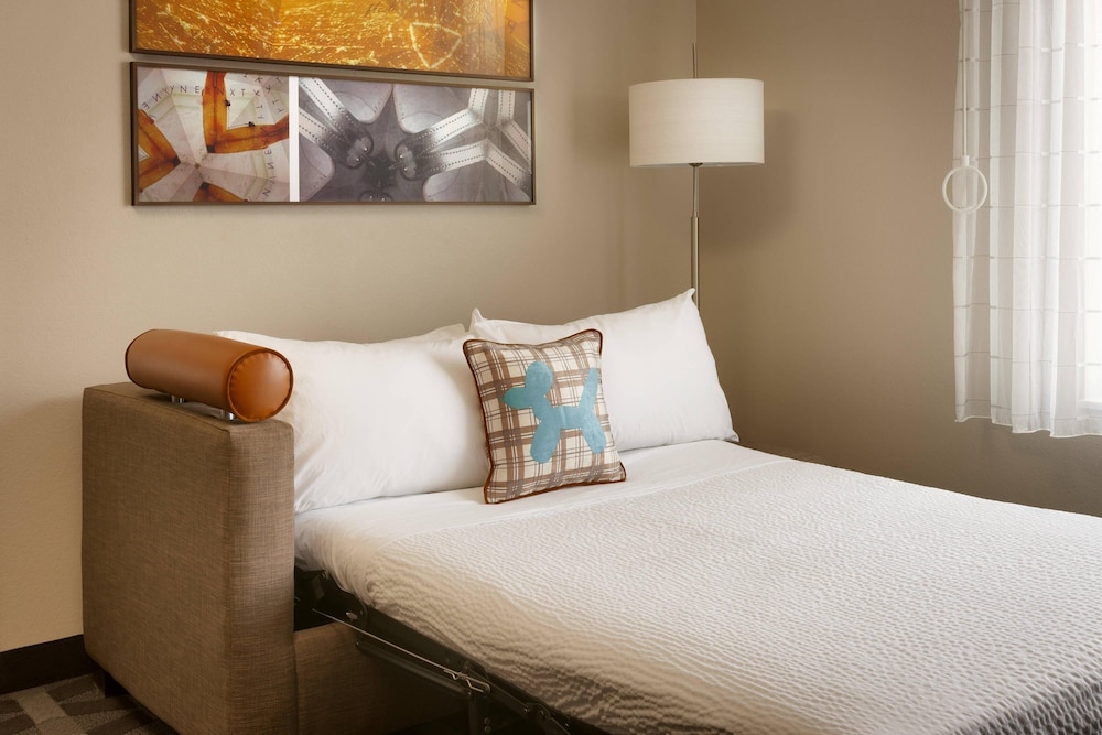Studio, 1 King Bed with Sofa bed (Mobility Accessible, Tub)