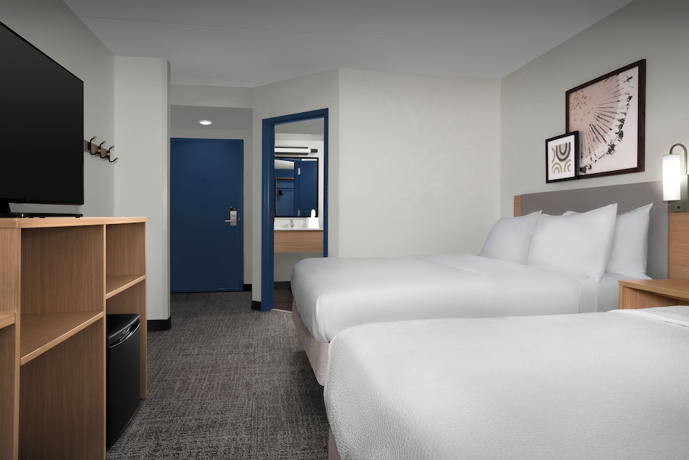 Room, 2 Queen Beds - Photo 2