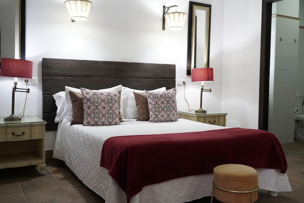 Standard Quadruple Room, City View photo 2