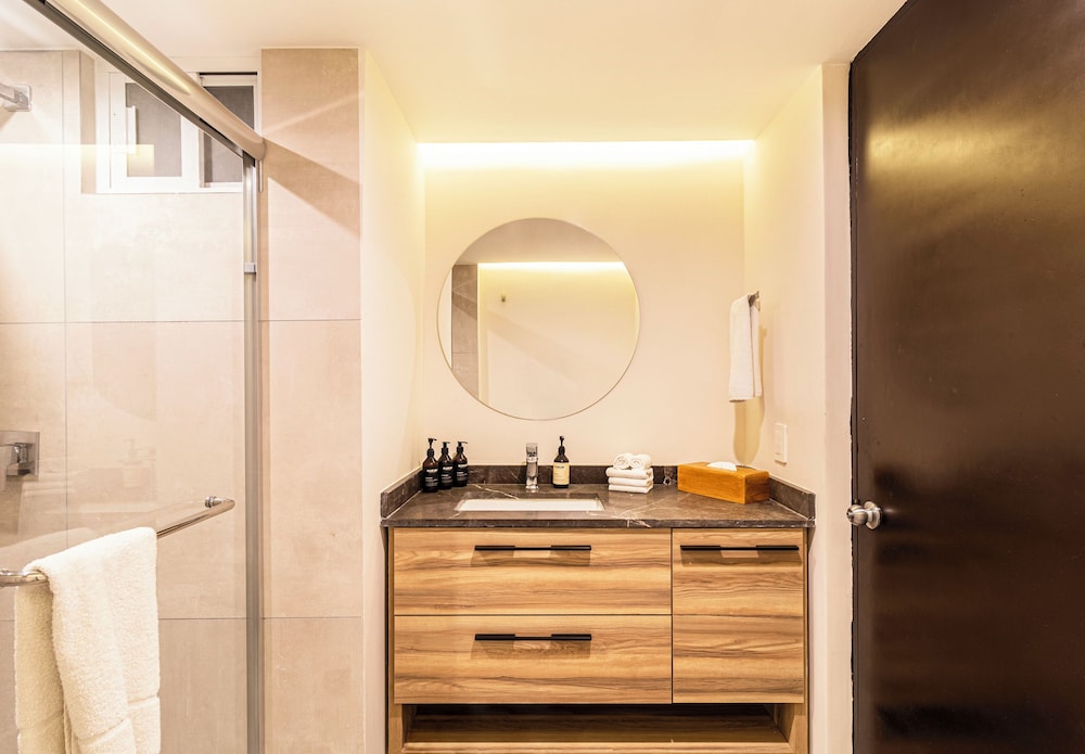 Signature Apartment, City View photo 2