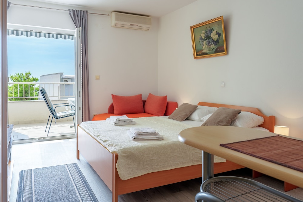 Studio, Multiple Bedrooms, Balcony, City View