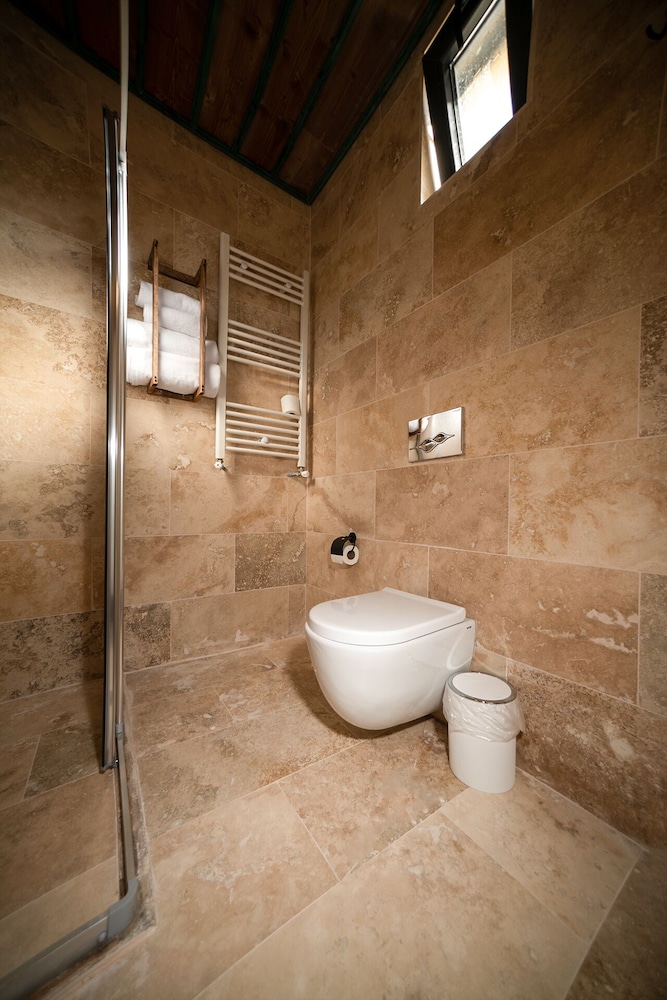 Luxury Double Room, 1 King Bed, Non Smoking, Mountain View - Photo 11