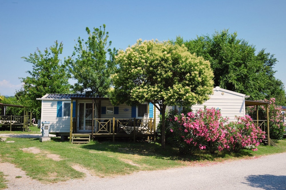 Mobile Home, 2 Bedrooms photo 2