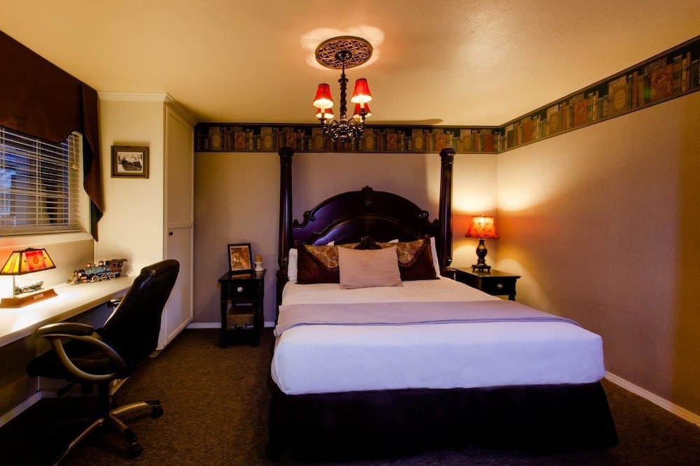Suite, 1 King Bed photo 1
