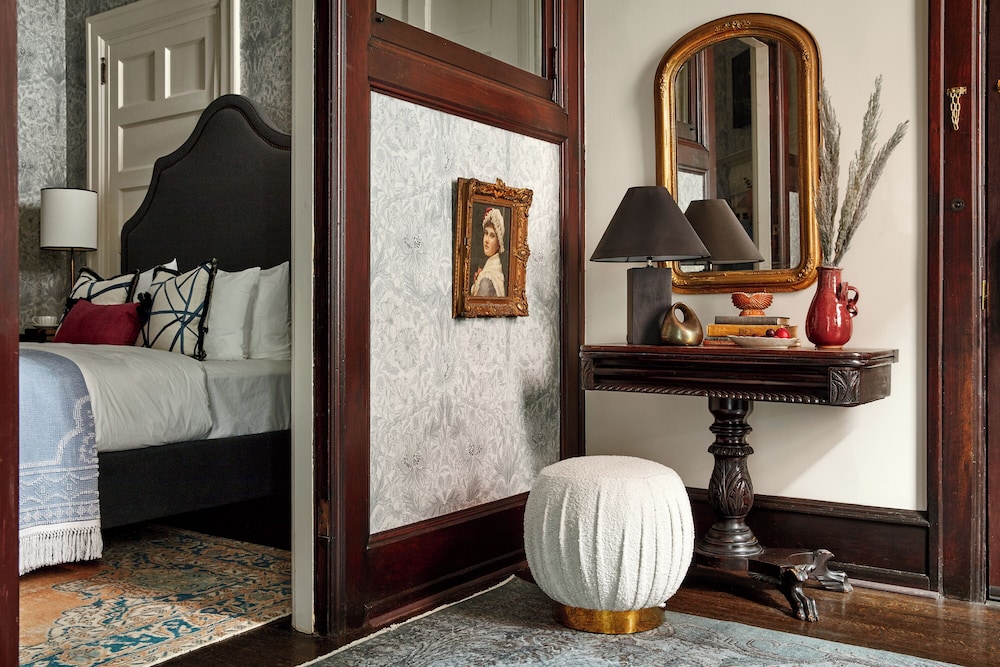 Junior Suite, 1 Queen Bed (The Wilda, Floor 1)