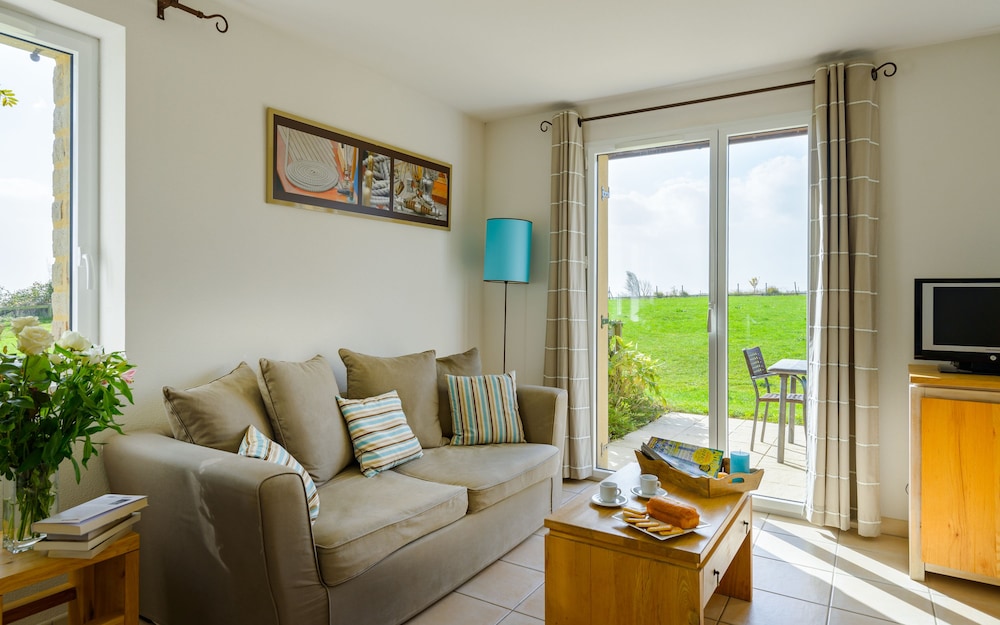 Split-Level Holiday Home for 6 photo 1