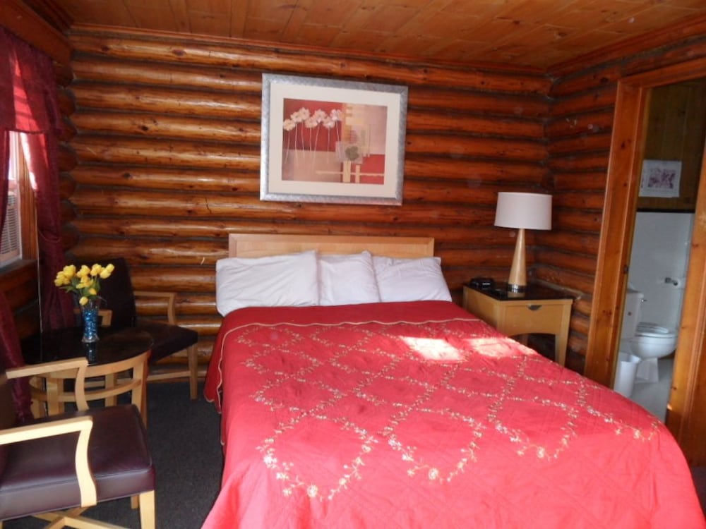 Log Cabin On The Brook photo 1