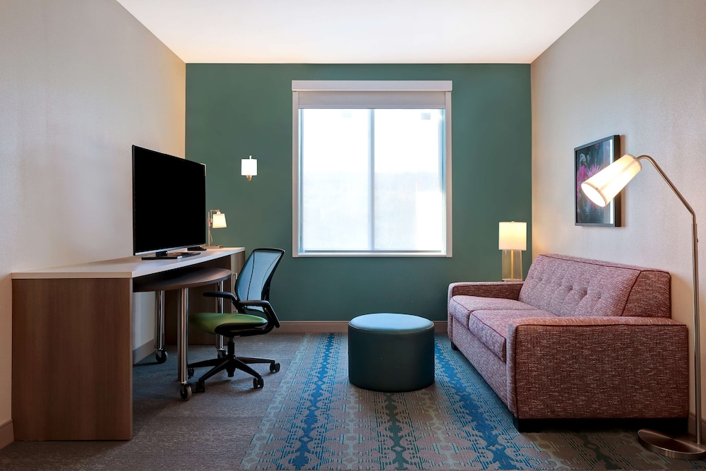 Suite, 1 King Bed, Accessible (Hearing) - Photo 1
