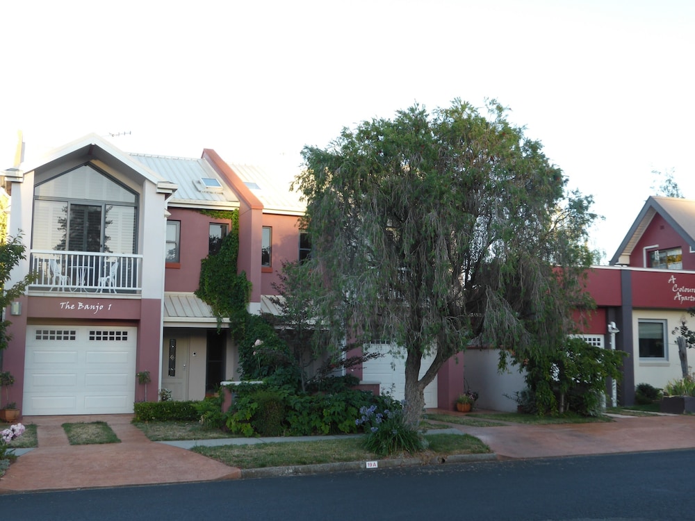 A Colourcity Apartments Complex (7D, 1Q, 3S or 15S, 2D) photo 3