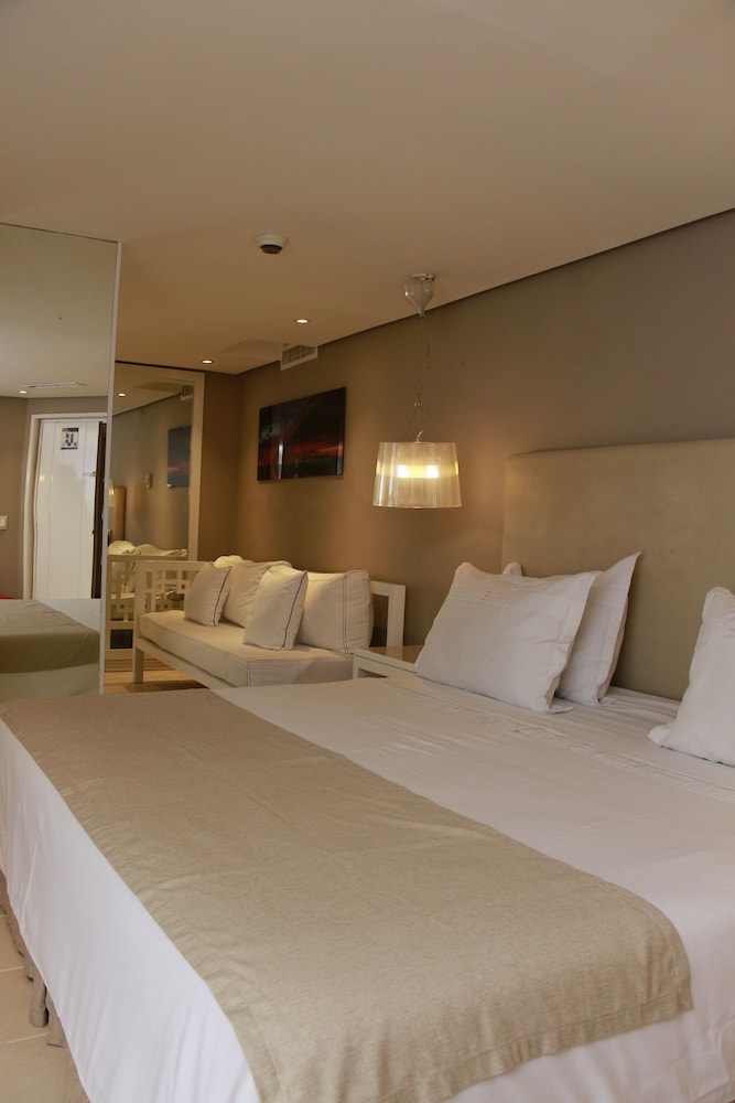 Junior Studio Suite, Balcony, Pool View - Photo 1