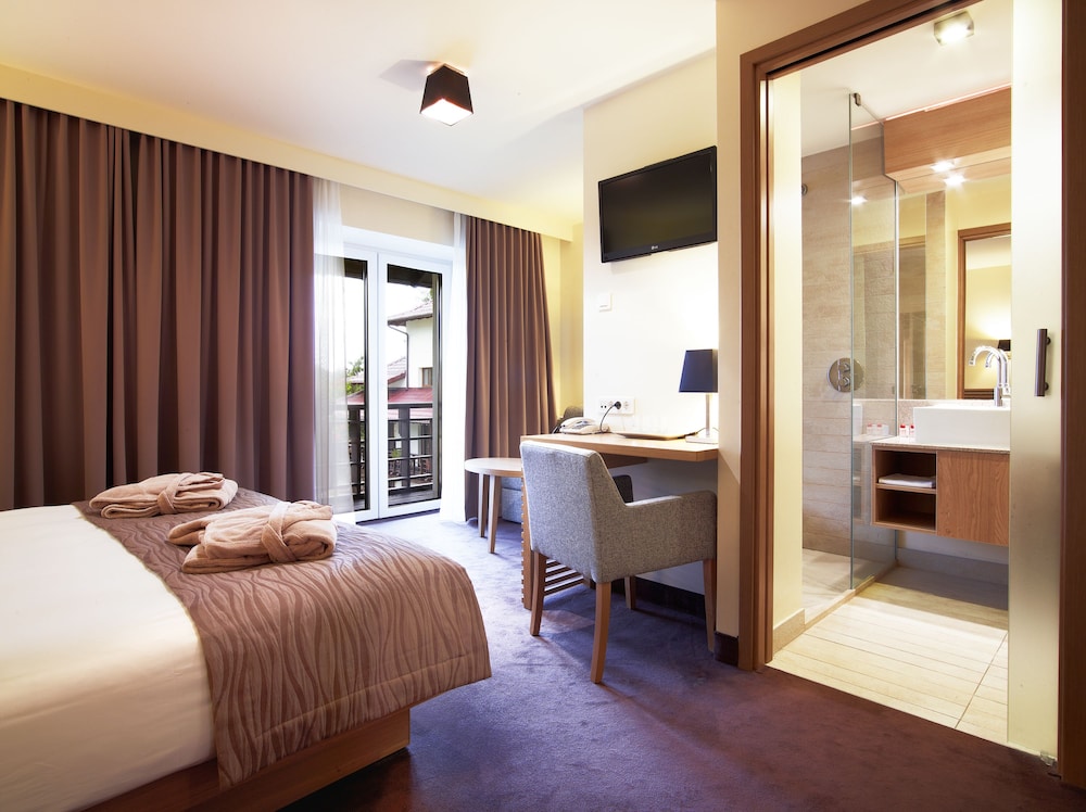 Standard Room, 1 King Bed - Photo 6